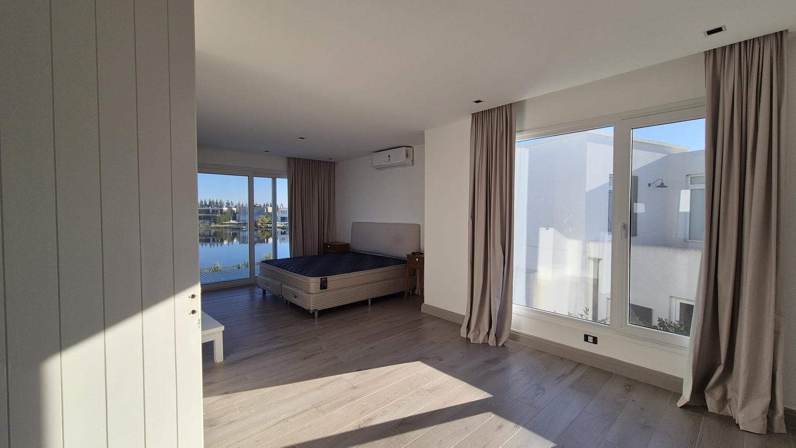 Luxury home with 5 en-suite bedrooms overlooking the lagoon in Barbarita—FOR SALE and FOR RENT