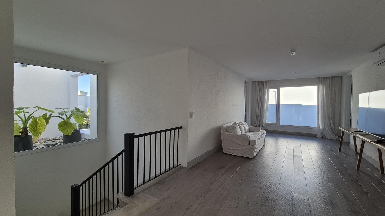 Luxury home with 5 en-suite bedrooms overlooking the lagoon in Barbarita—FOR SALE and FOR RENT