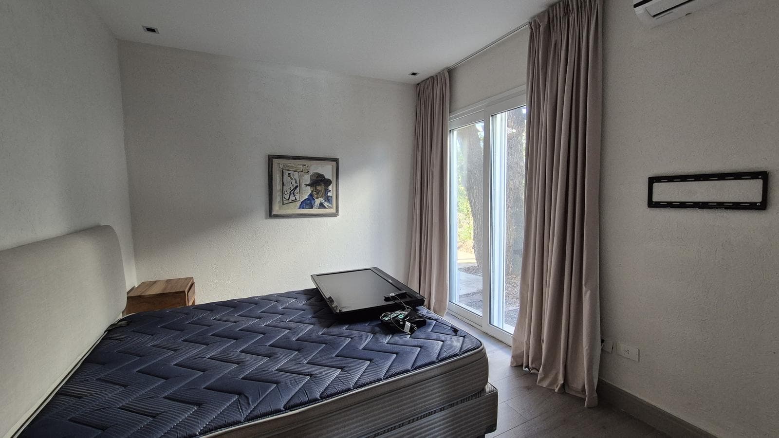 Luxury home with 5 en-suite bedrooms overlooking the lagoon in Barbarita—FOR SALE and FOR RENT