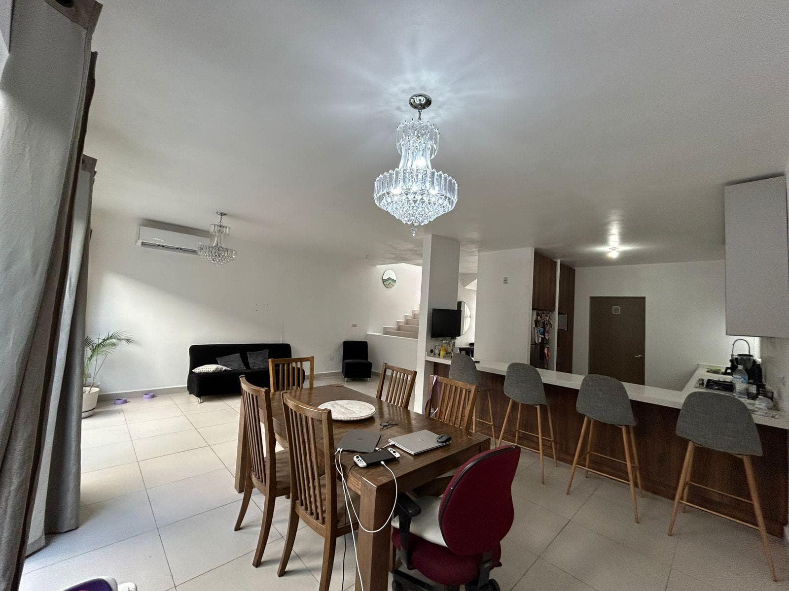 HOUSE FOR SALE IN PRIVADAS DEL CANADA, TORONTO-ESCOBEDO AREA