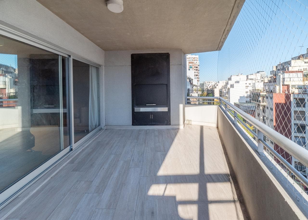 Apartment for Sale in Belgrano: 4-room apartment with a terrace-style balcony and barbecue.