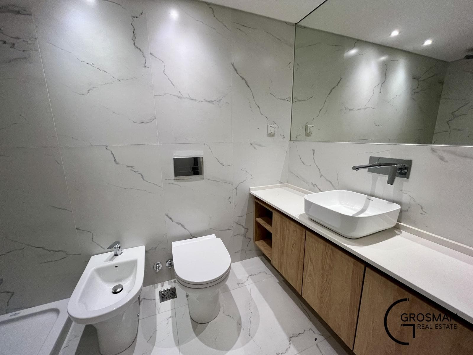 For Sale - Apartment - 4-Room with Service Quarter - Full Amenities - Belgrano
