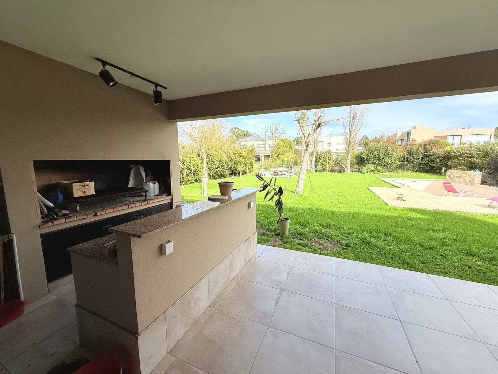 FOR SALE - 4-bedroom house - San Sebastian, Funes