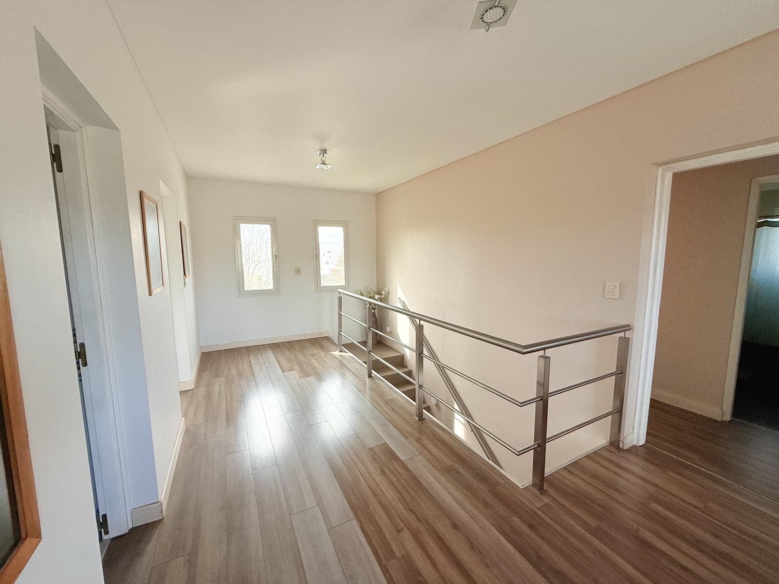 FOR SALE - 4-bedroom house - San Sebastian, Funes