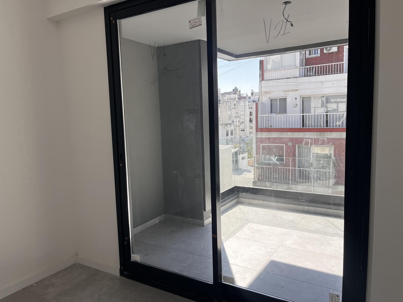 For Sale: Laprida 1300 - 3-Bedroom Apartment in Recoleta - Balcony/Terrace Facing the Street