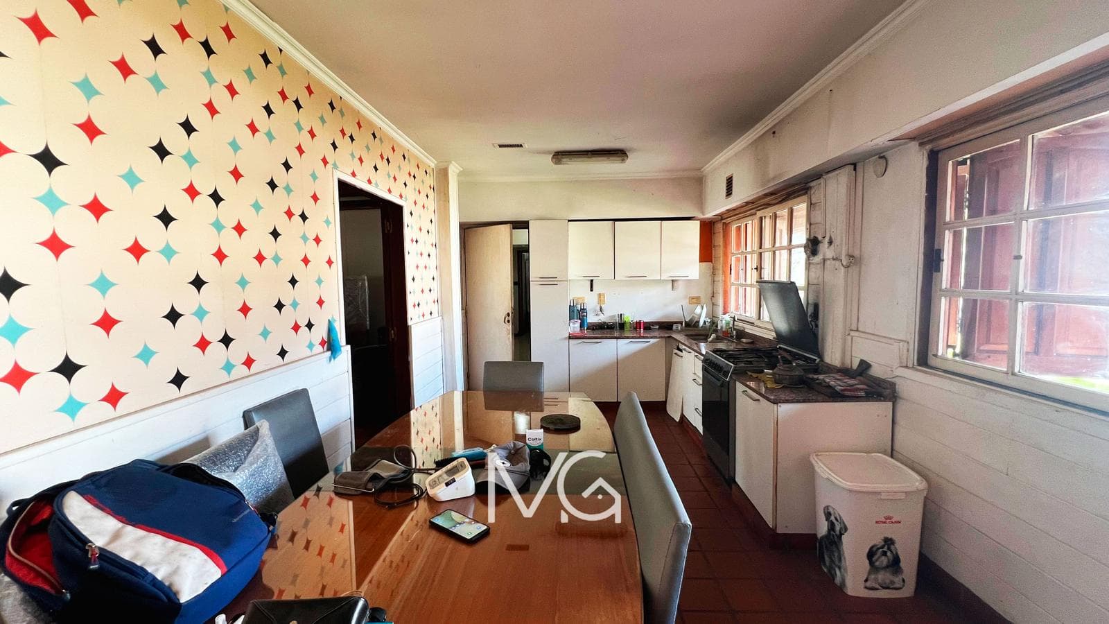 6-Bedroom House for Sale with Pool in Adrogue