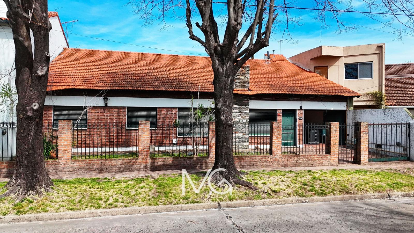 6-Bedroom House for Sale with Pool in Adrogue