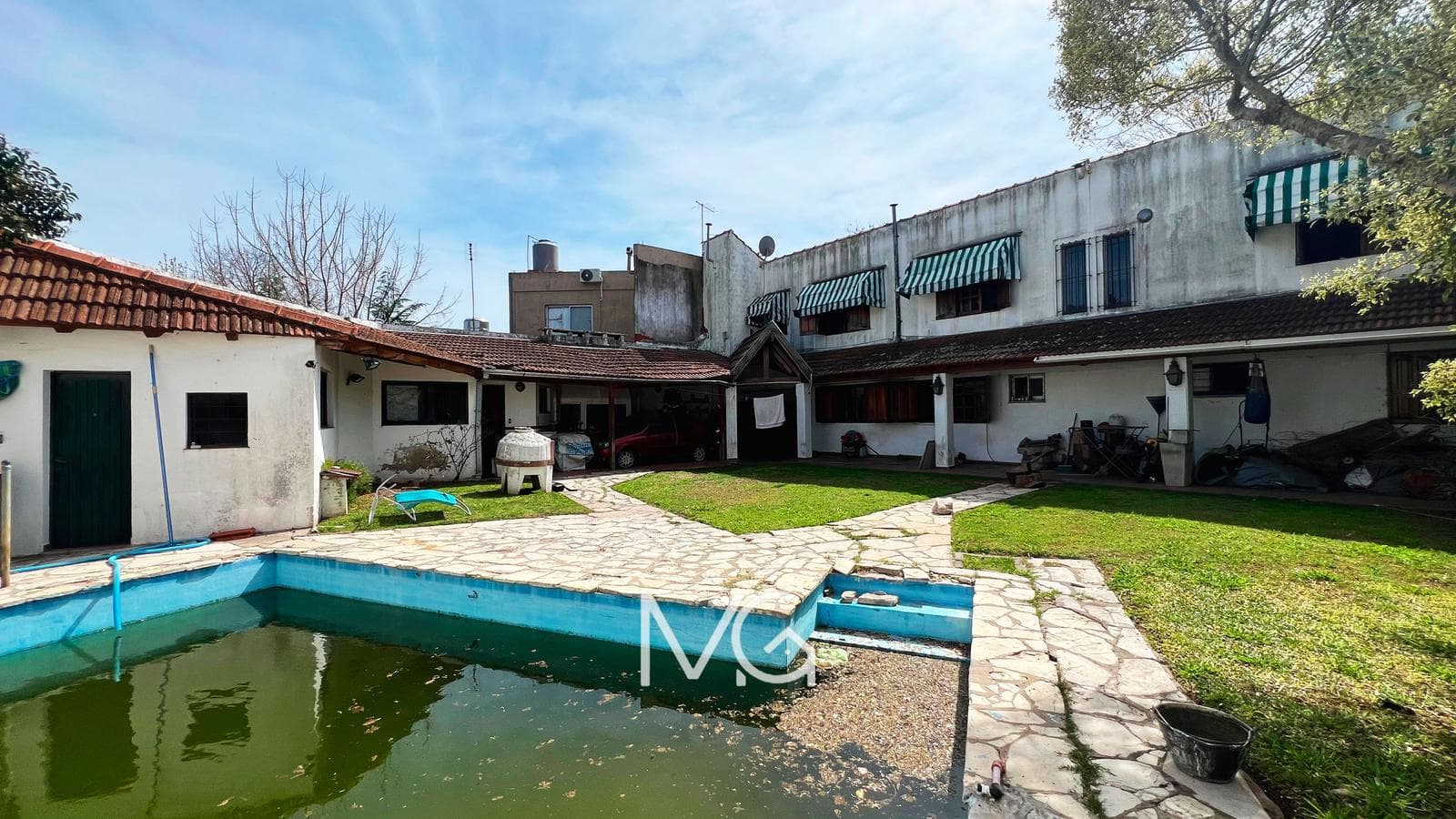 6-Bedroom House for Sale with Pool in Adrogue