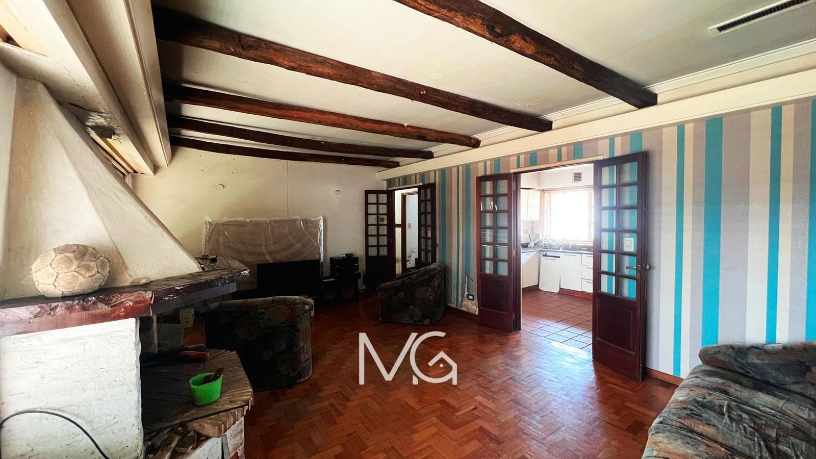 6-Bedroom House for Sale with Pool in Adrogue