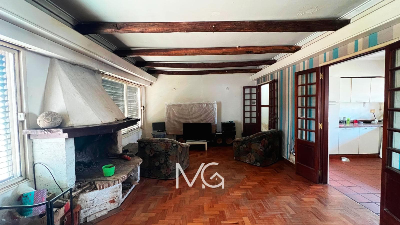 6-Bedroom House for Sale with Pool in Adrogue