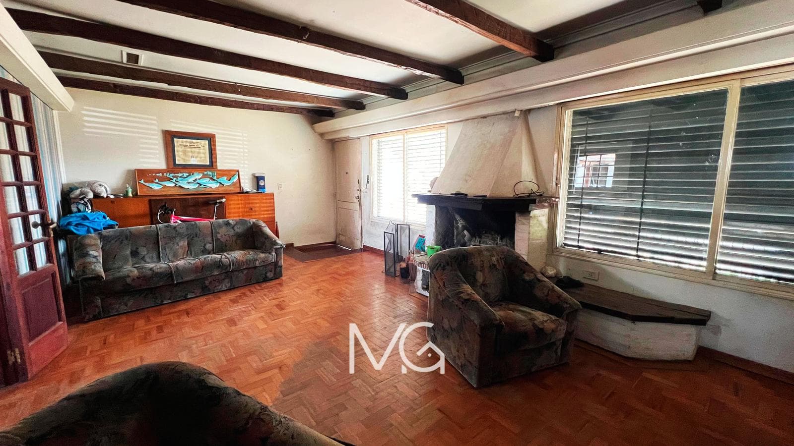 6-Bedroom House for Sale with Pool in Adrogue
