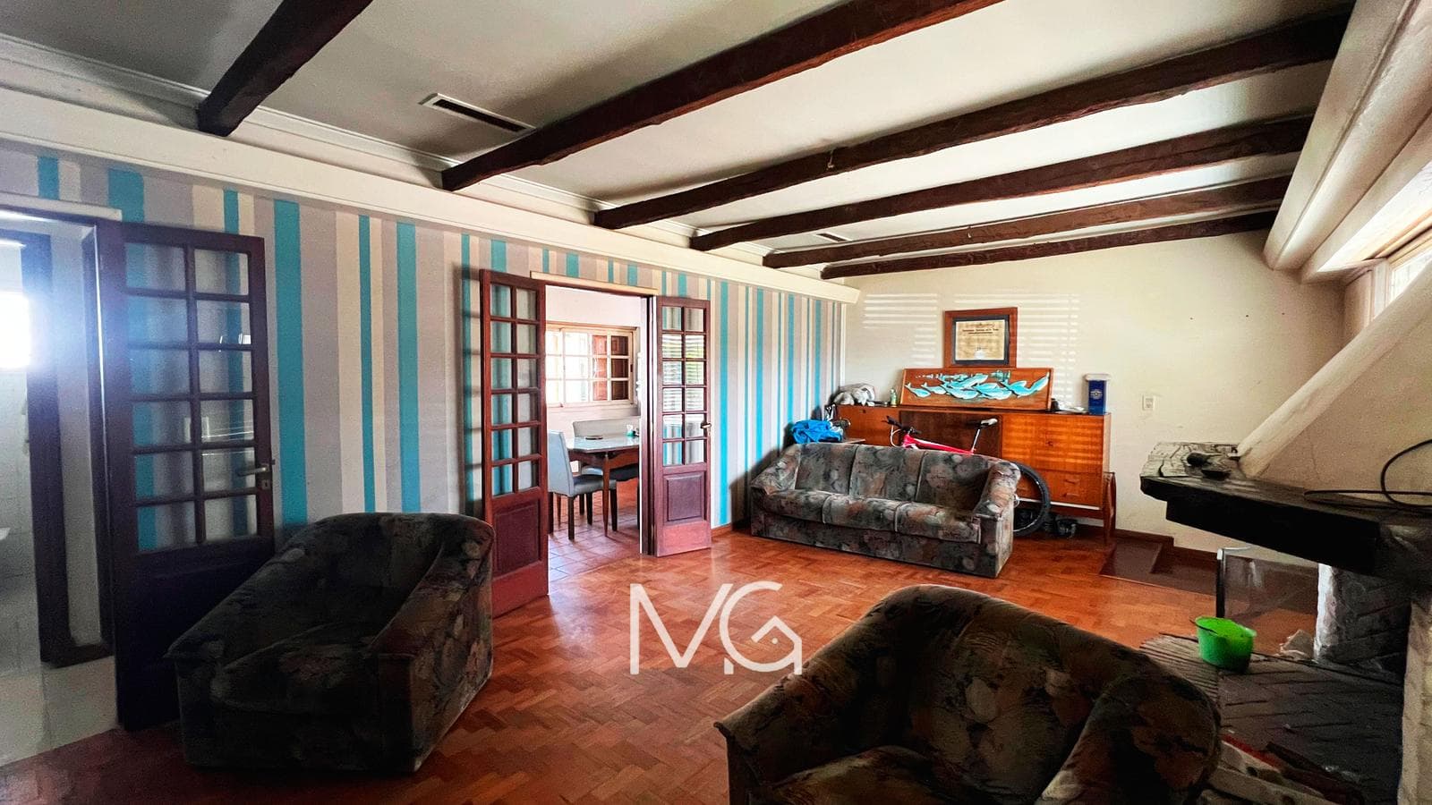 6-Bedroom House for Sale with Pool in Adrogue