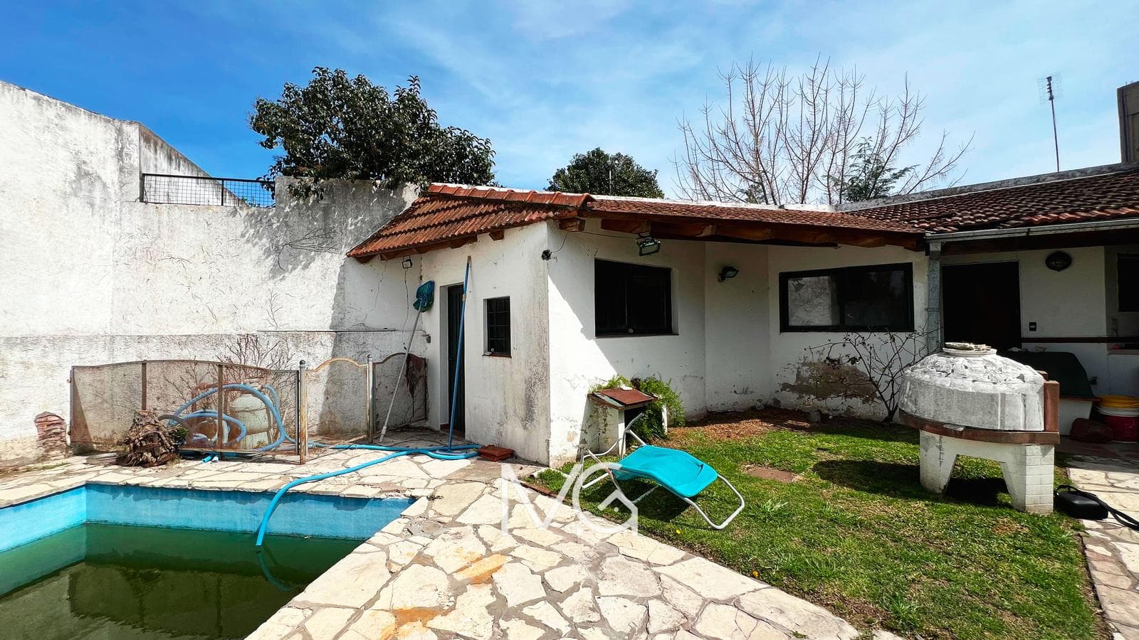 6-Bedroom House for Sale with Pool in Adrogue