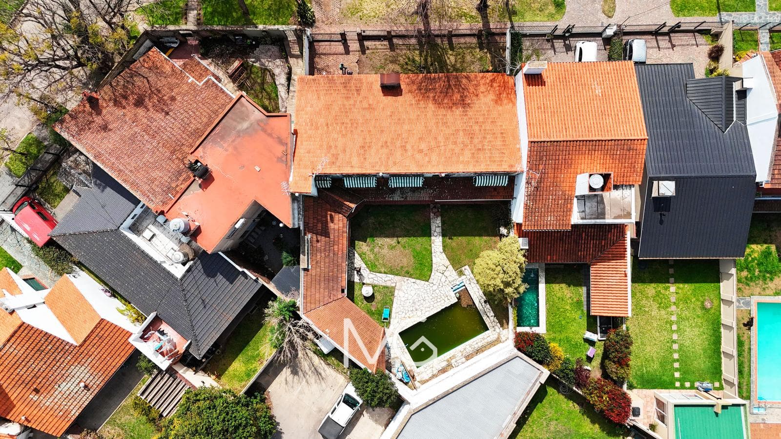 6-Bedroom House for Sale with Pool in Adrogue