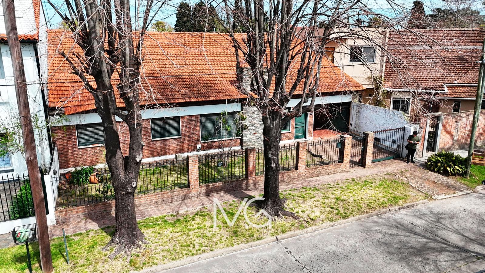 6-Bedroom House for Sale with Pool in Adrogue