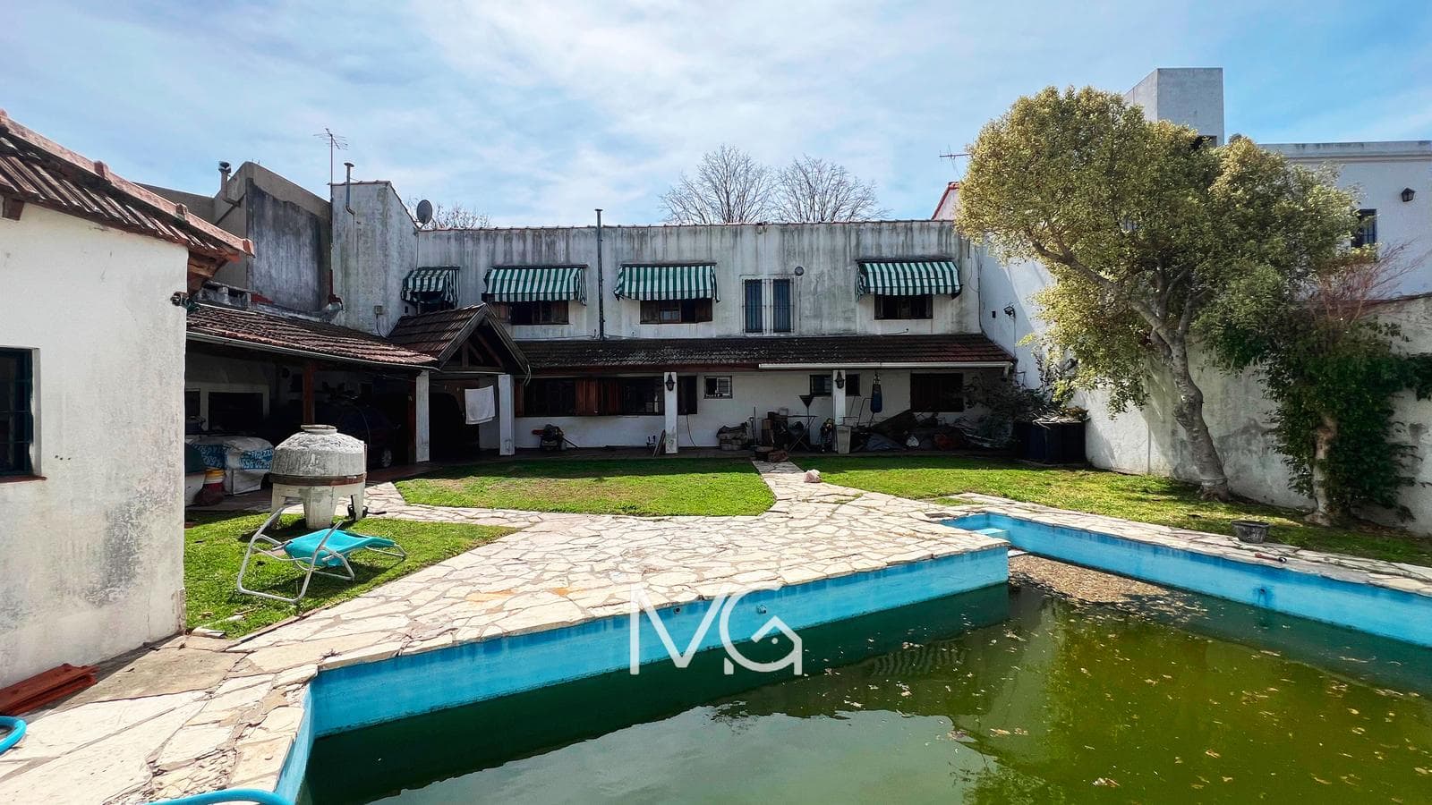 6-Bedroom House for Sale with Pool in Adrogue