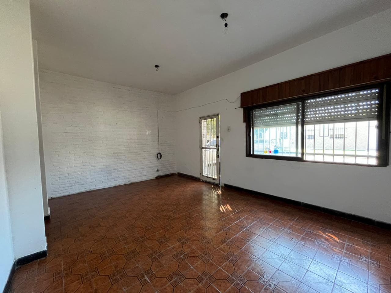 FOR SALE - 2-bedroom house with a multipurpose room. Bella Vista, Rosario.