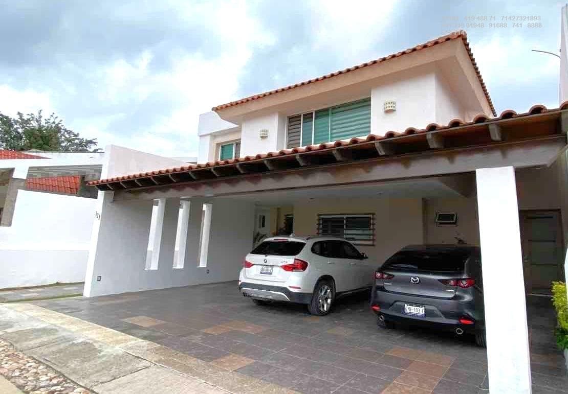 House for sale in the southern part of León, Guanajuato, in the Pedregal de San Carlos neighborhood