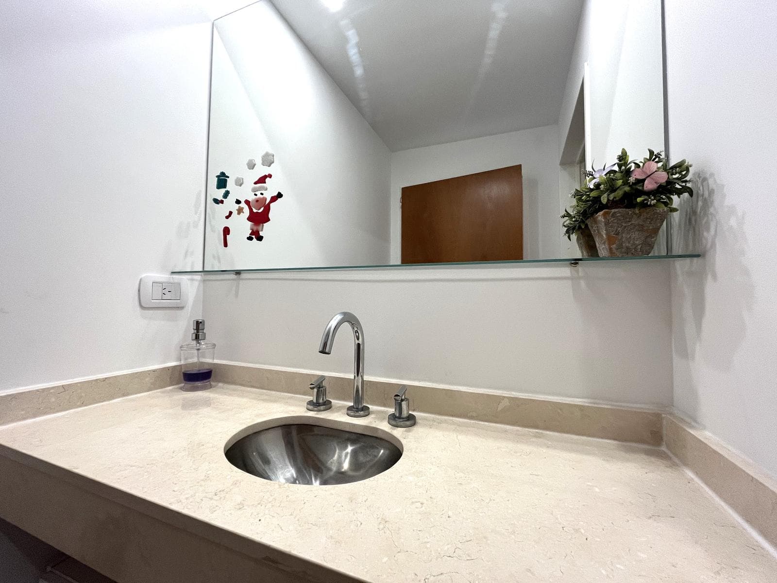 Great opportunity! Bright, ideal as a primary residence or investment. Ing. Maschwitz. 3 rooms, grill, balcony, surrounded by nature