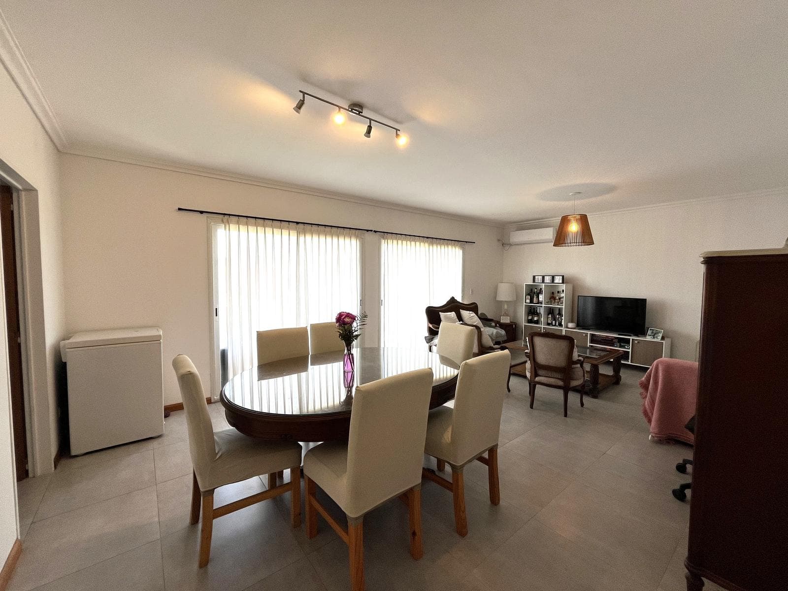 Great opportunity! Bright, ideal as a primary residence or investment. Ing. Maschwitz. 3 rooms, grill, balcony, surrounded by nature