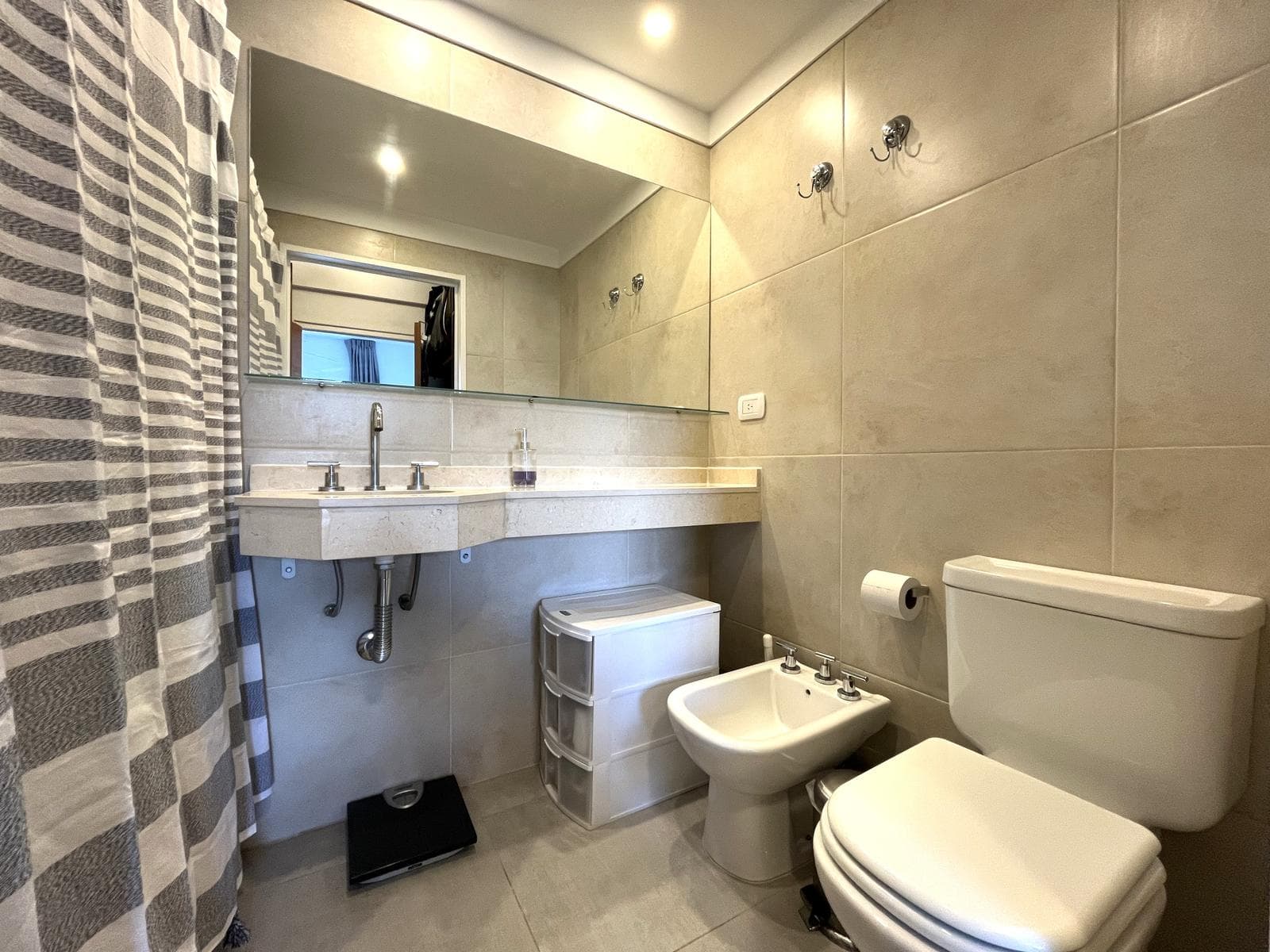 Great opportunity! Bright, ideal as a primary residence or investment. Ing. Maschwitz. 3 rooms, grill, balcony, surrounded by nature