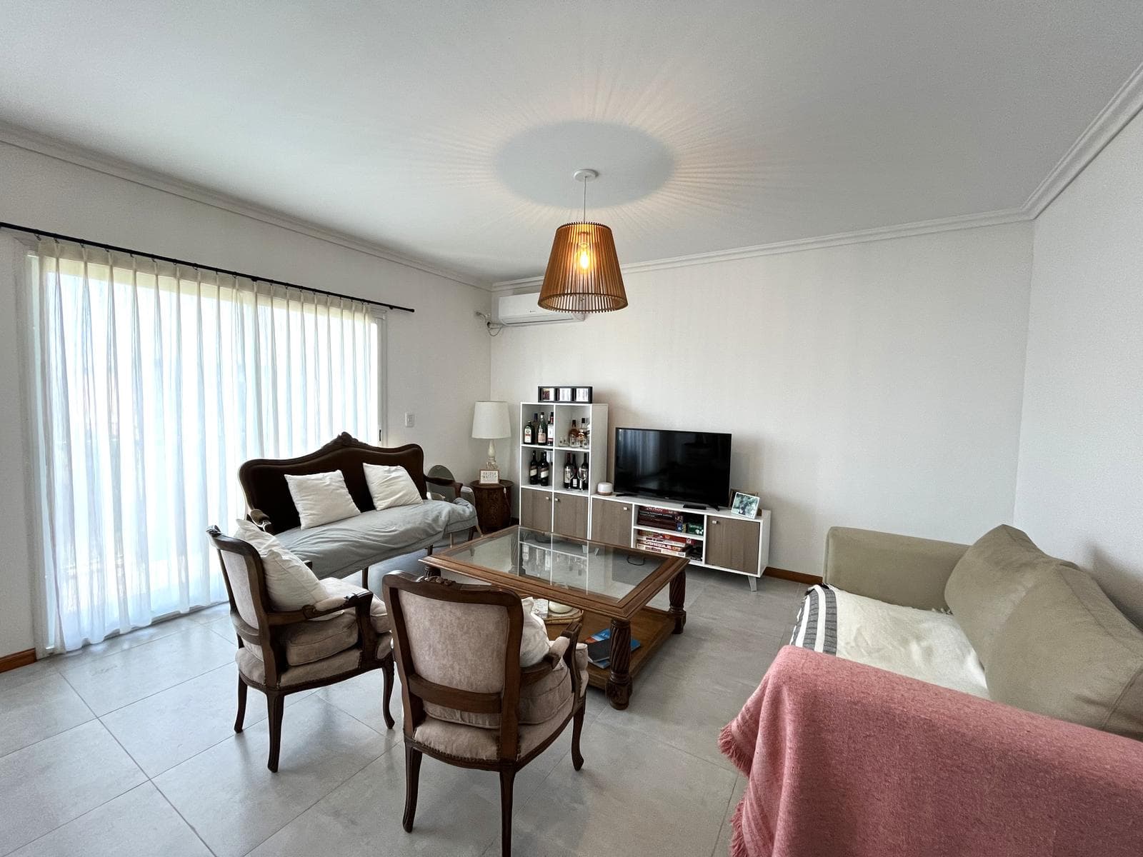 Great opportunity! Bright, ideal as a primary residence or investment. Ing. Maschwitz. 3 rooms, grill, balcony, surrounded by nature