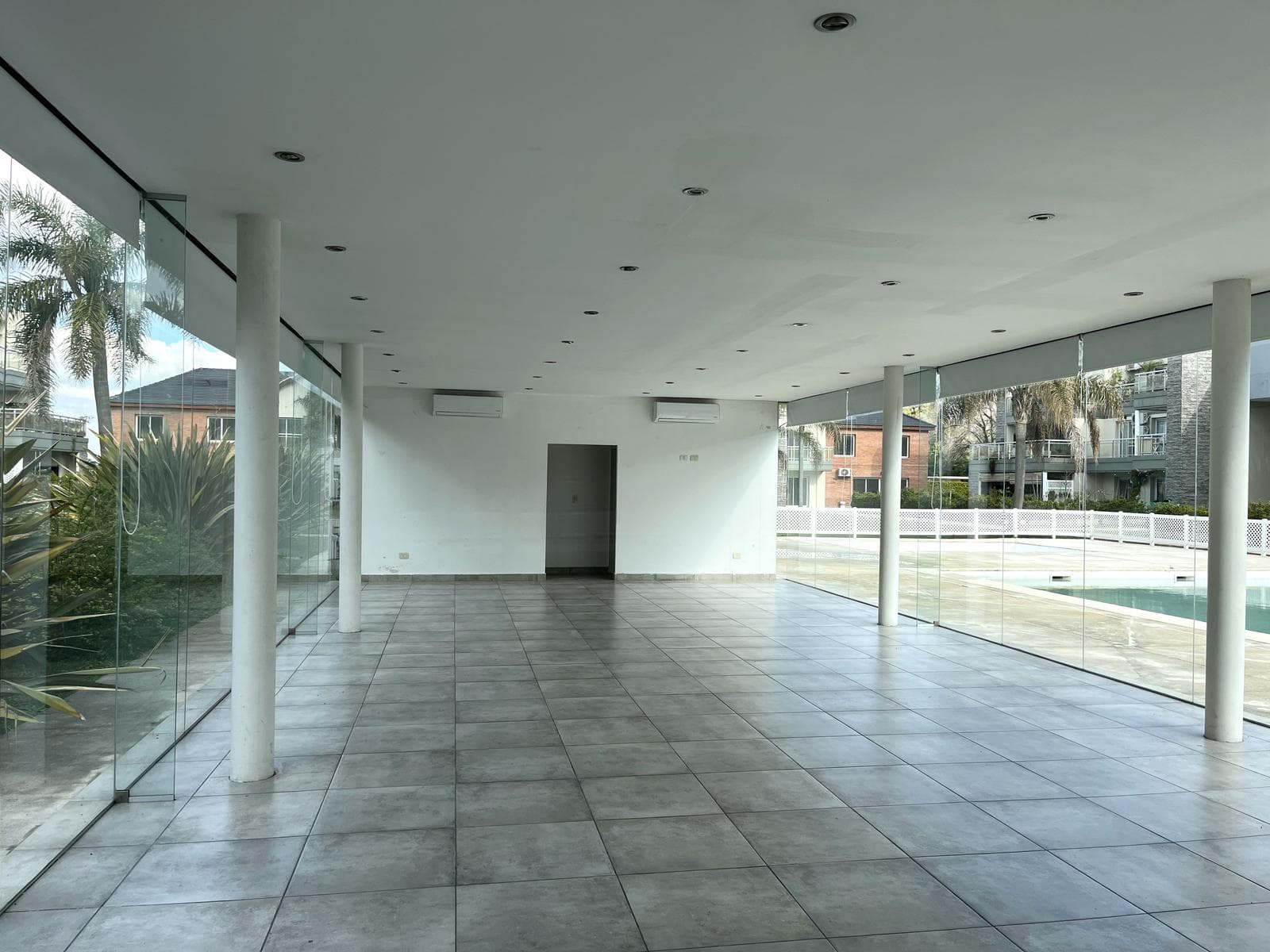 Great opportunity! Bright, ideal as a primary residence or investment. Ing. Maschwitz. 3 rooms, grill, balcony, surrounded by nature