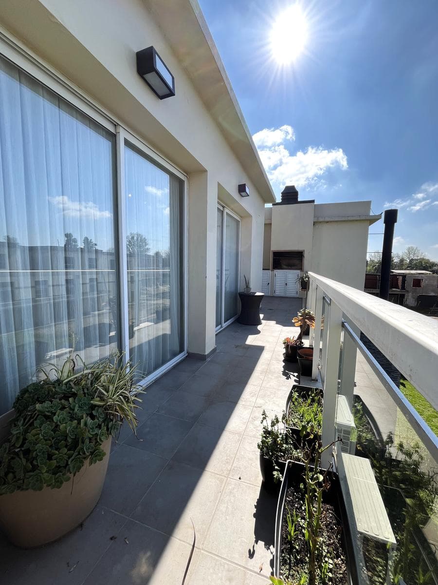 Great opportunity! Bright, ideal as a primary residence or investment. Ing. Maschwitz. 3 rooms, grill, balcony, surrounded by nature