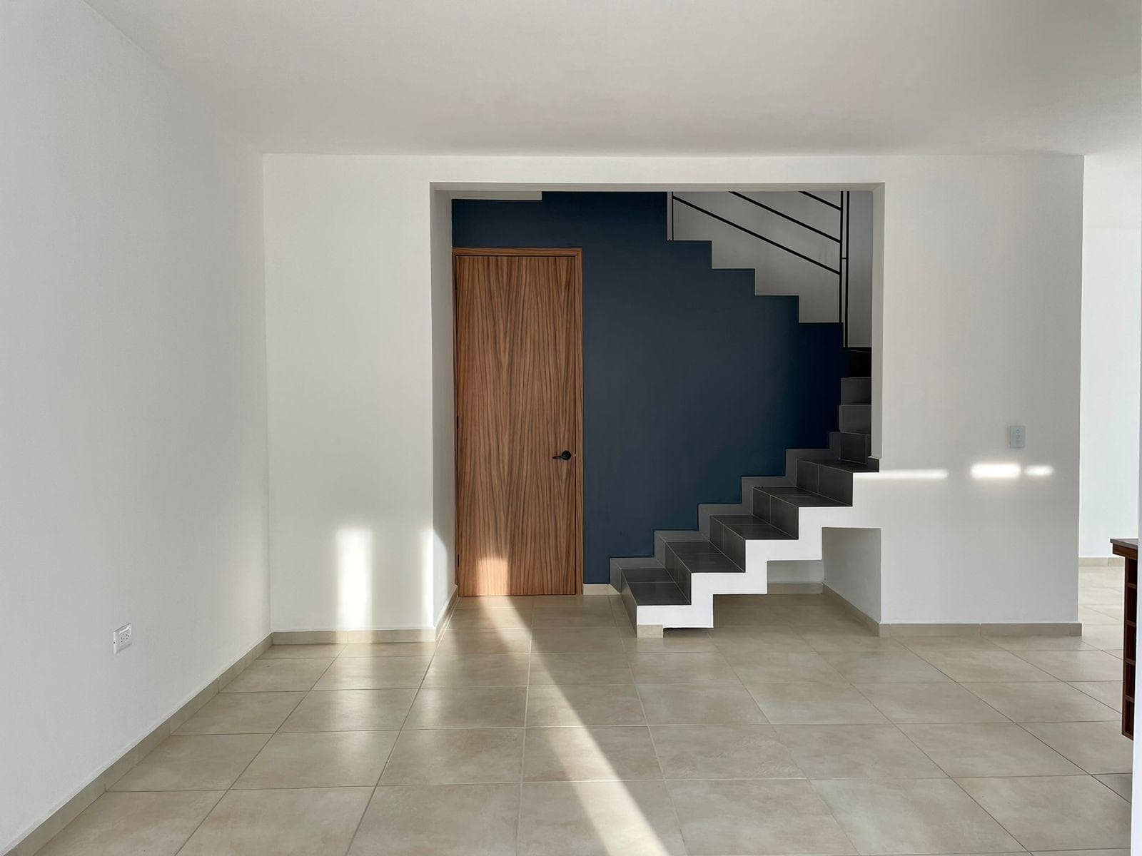 HOUSE FOR SALE BEHIND PLAZA SAN DIEGO