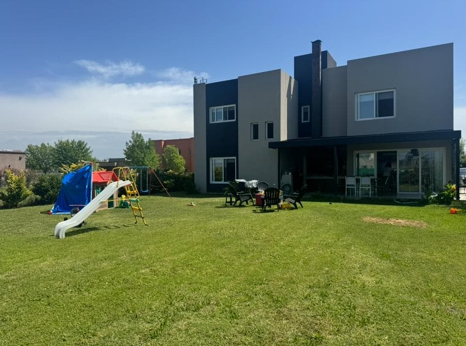 House for Sale - Santa Isabel II - 3 bedrooms