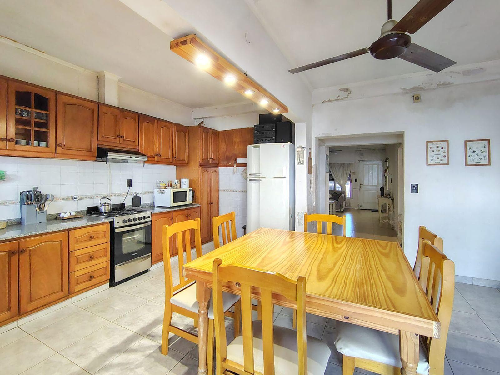 FOR SALE | TRADE - 3-bedroom house with porch and garage - Sarmiento, Rosario. QUALIFIES FOR A LOAN.