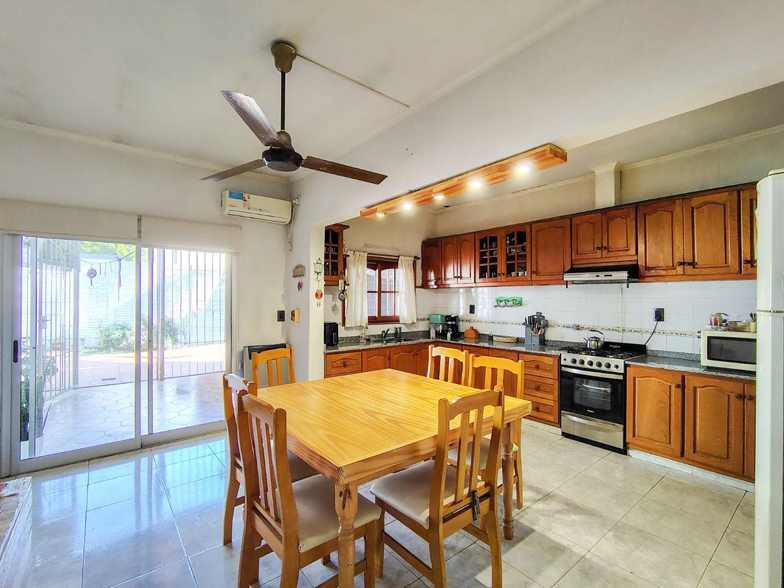 FOR SALE | TRADE - 3-bedroom house with porch and garage - Sarmiento, Rosario. QUALIFIES FOR A LOAN.