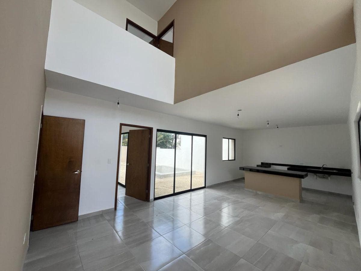 House north of Mérida Real Montejo, on a private street with an excellent location