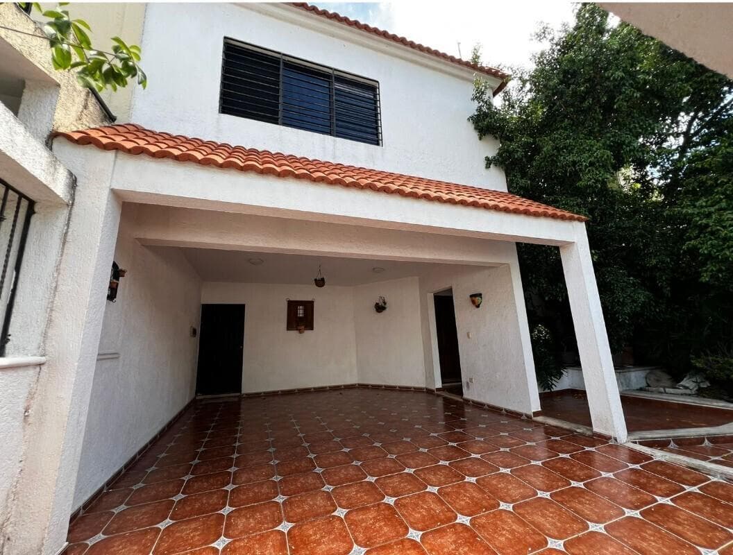 House for sale in Mérida, within the city limits