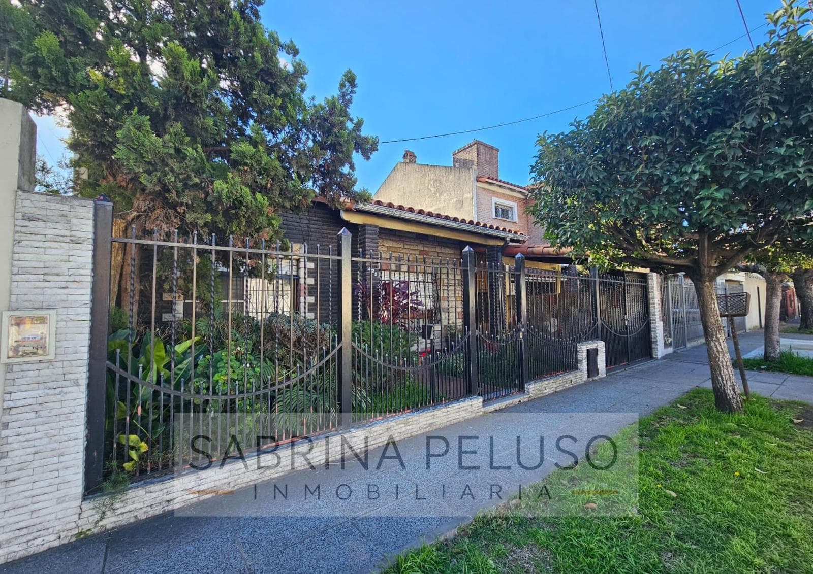 House for SALE located in Lomas Del Mirador