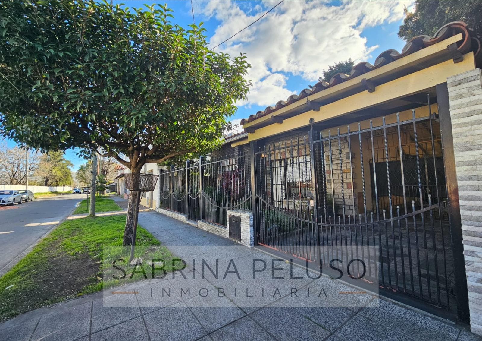 House for SALE located in Lomas Del Mirador