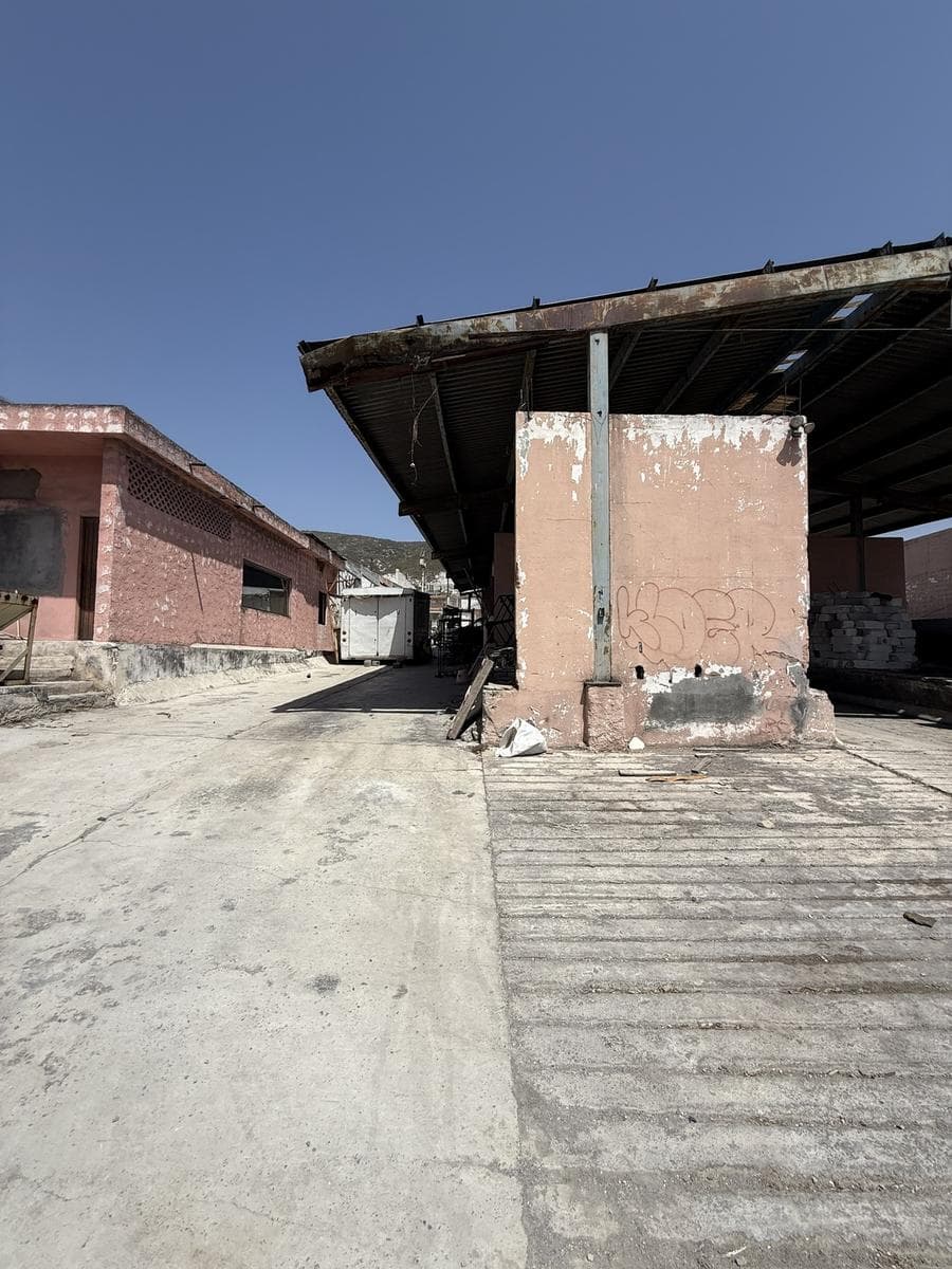 Warehouse Rental: Entire or Partial.