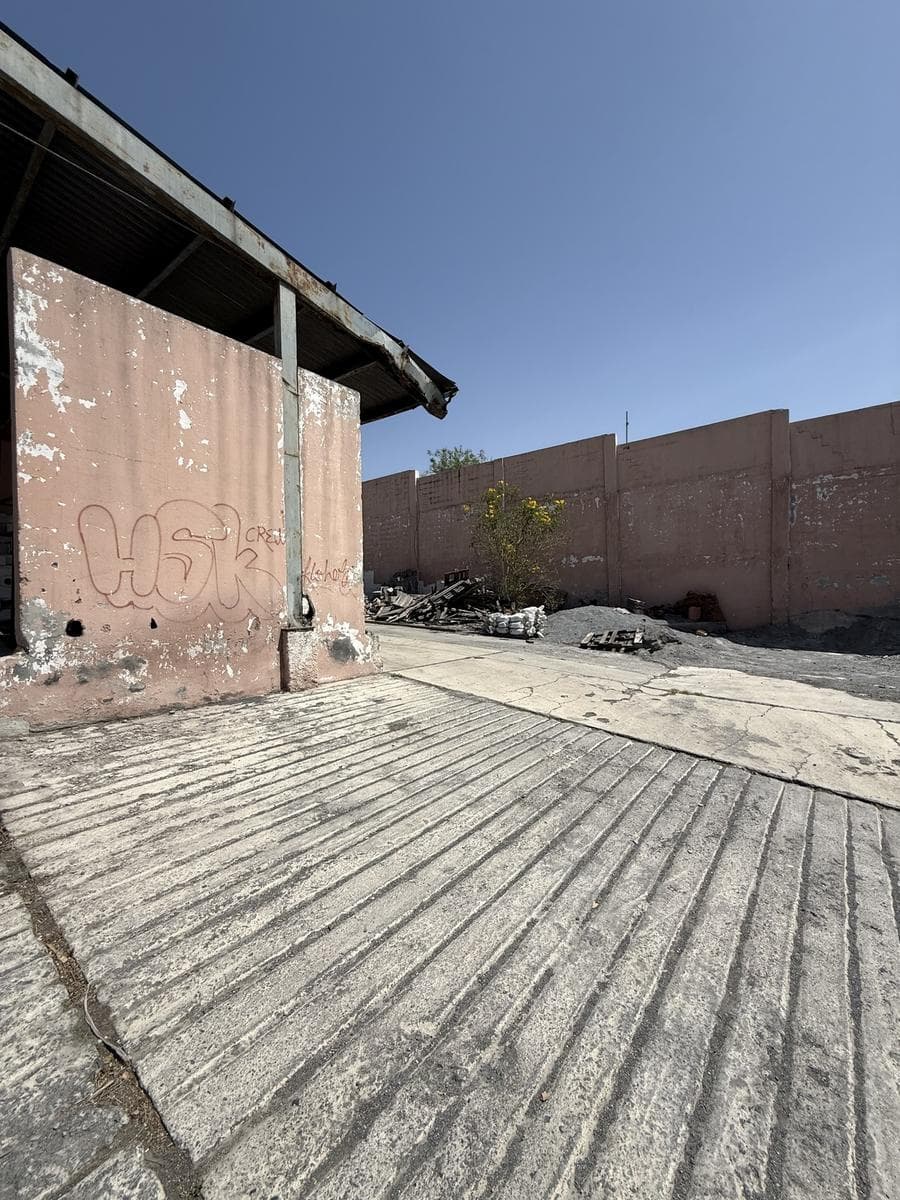 Warehouse Rental: Entire or Partial.