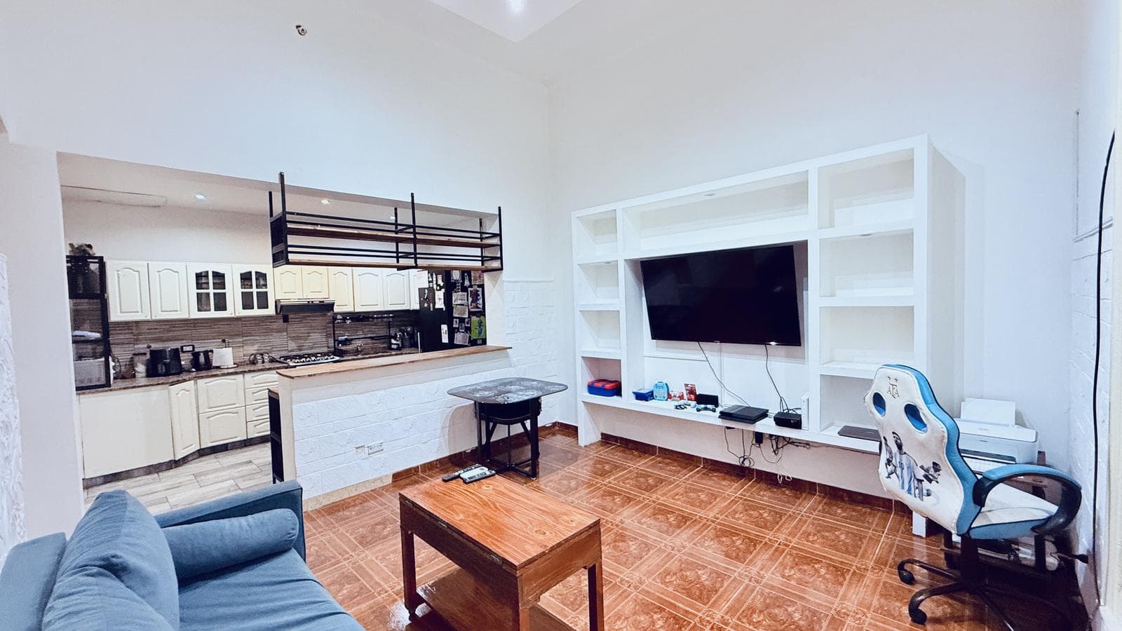4-ROOM HOUSE FOR SALE ON PRIVATE LOT WITH TERRACE, LIVING ROOM, AND BARBECUE AREA IN BARRACAS
