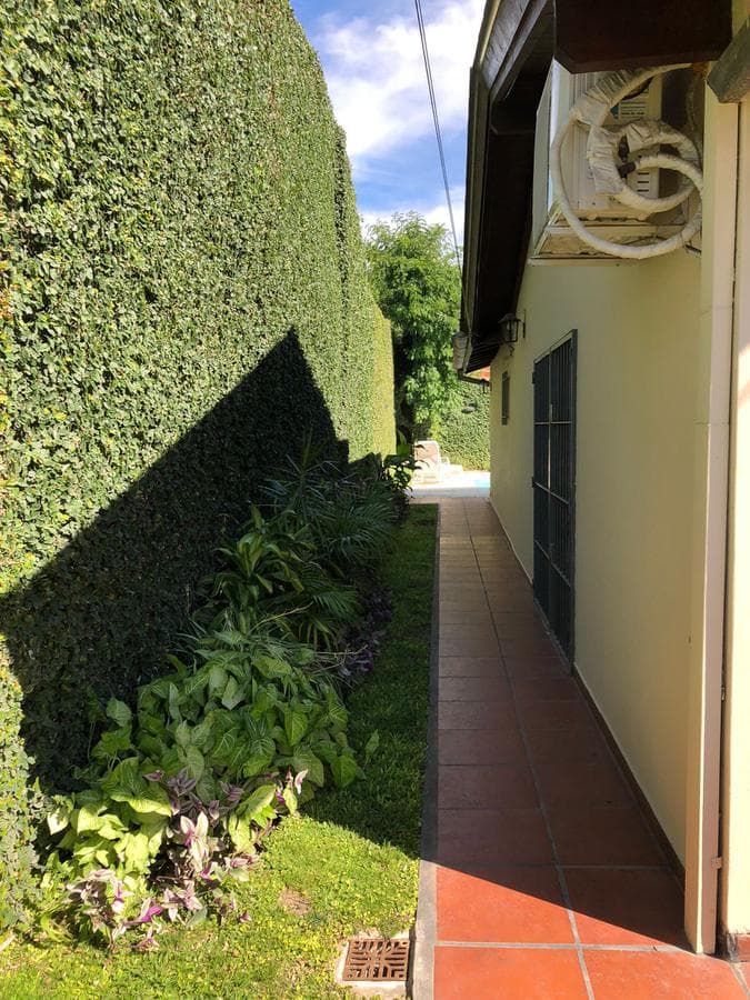 Wonderful house with a pool in the Lambertucci neighborhood, Escobar