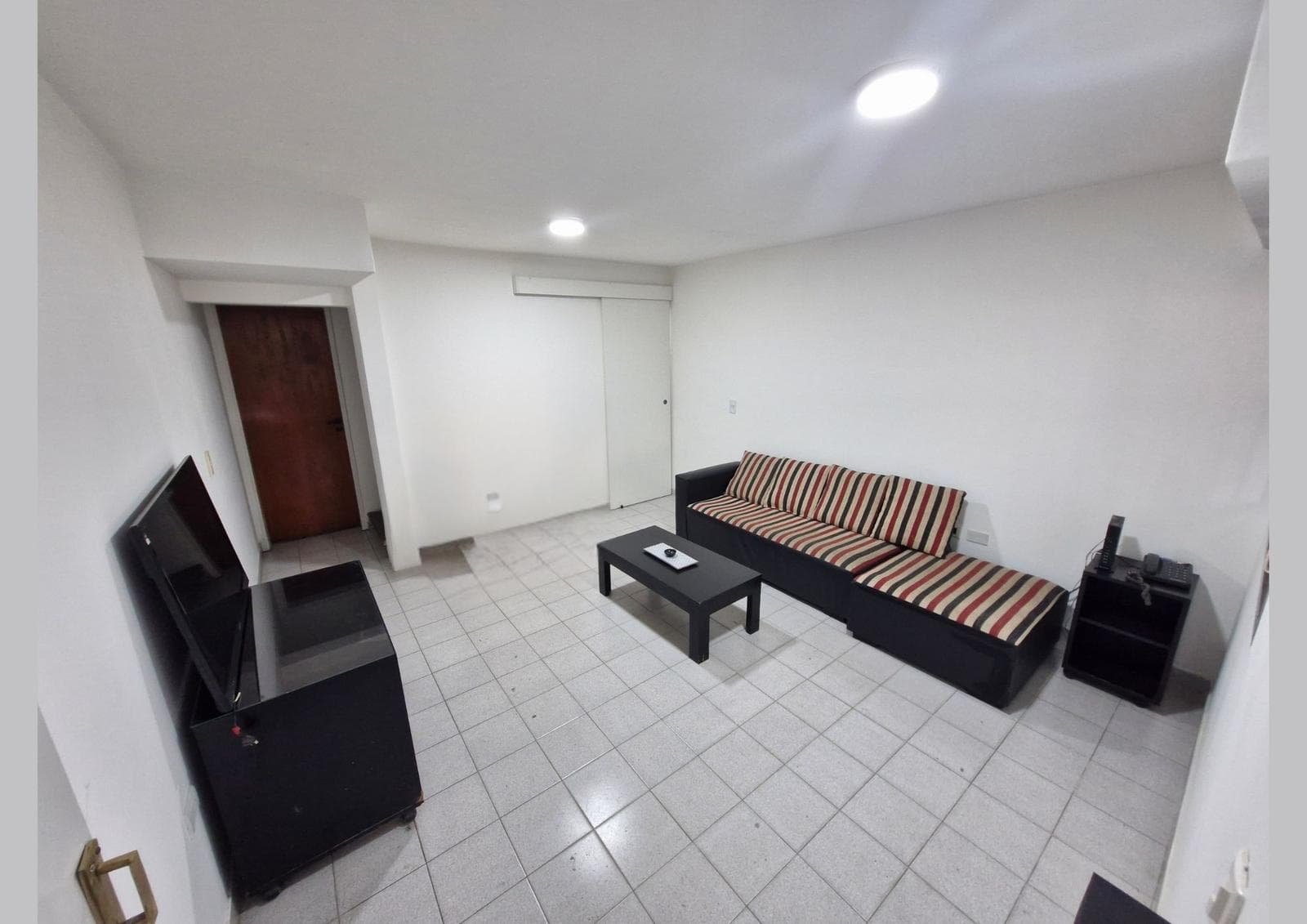 3-ROOM HOUSE FOR SALE IN VILLA LUZURIAGA WITH A YARD