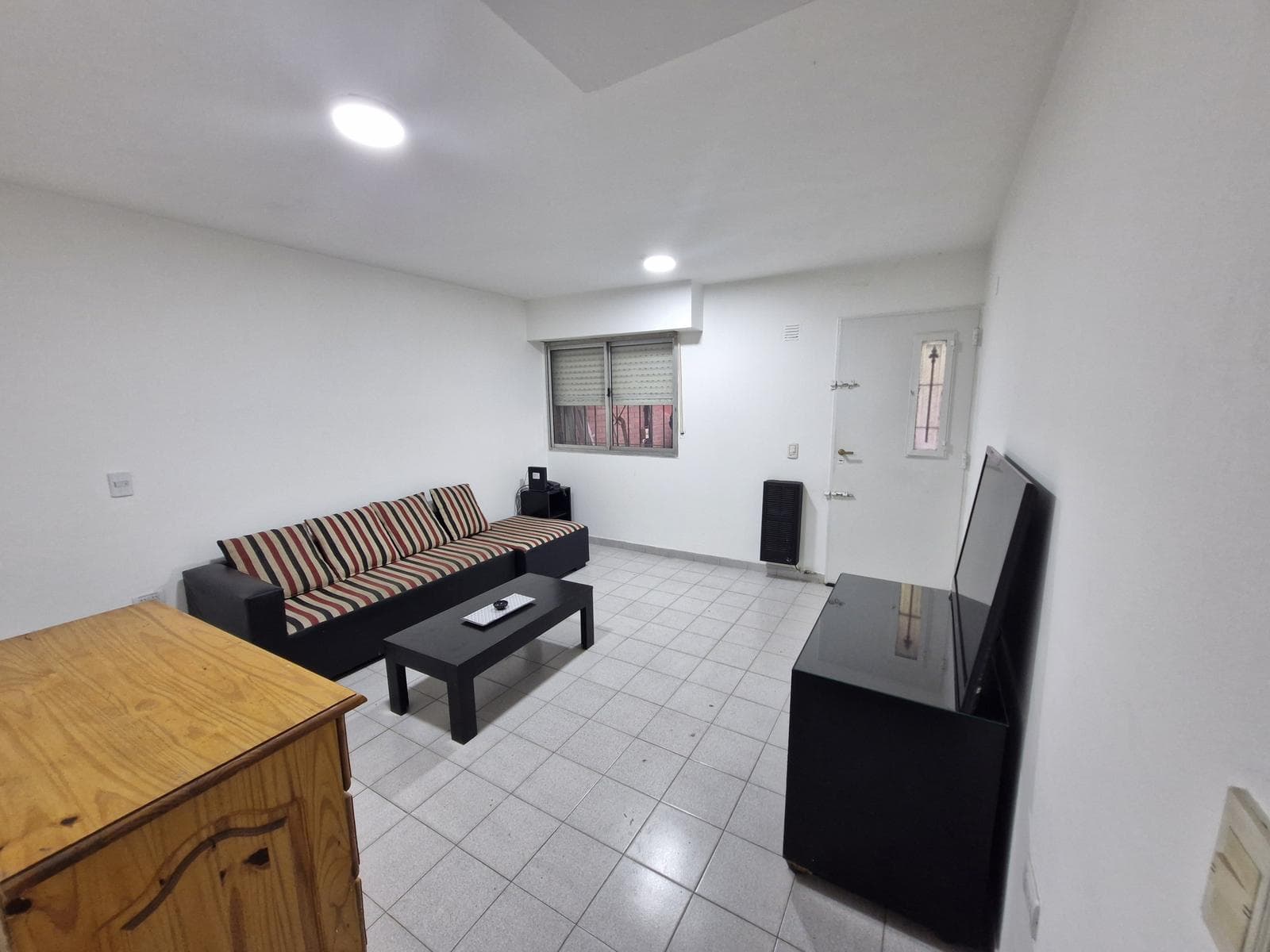3-ROOM HOUSE FOR SALE IN VILLA LUZURIAGA WITH A YARD