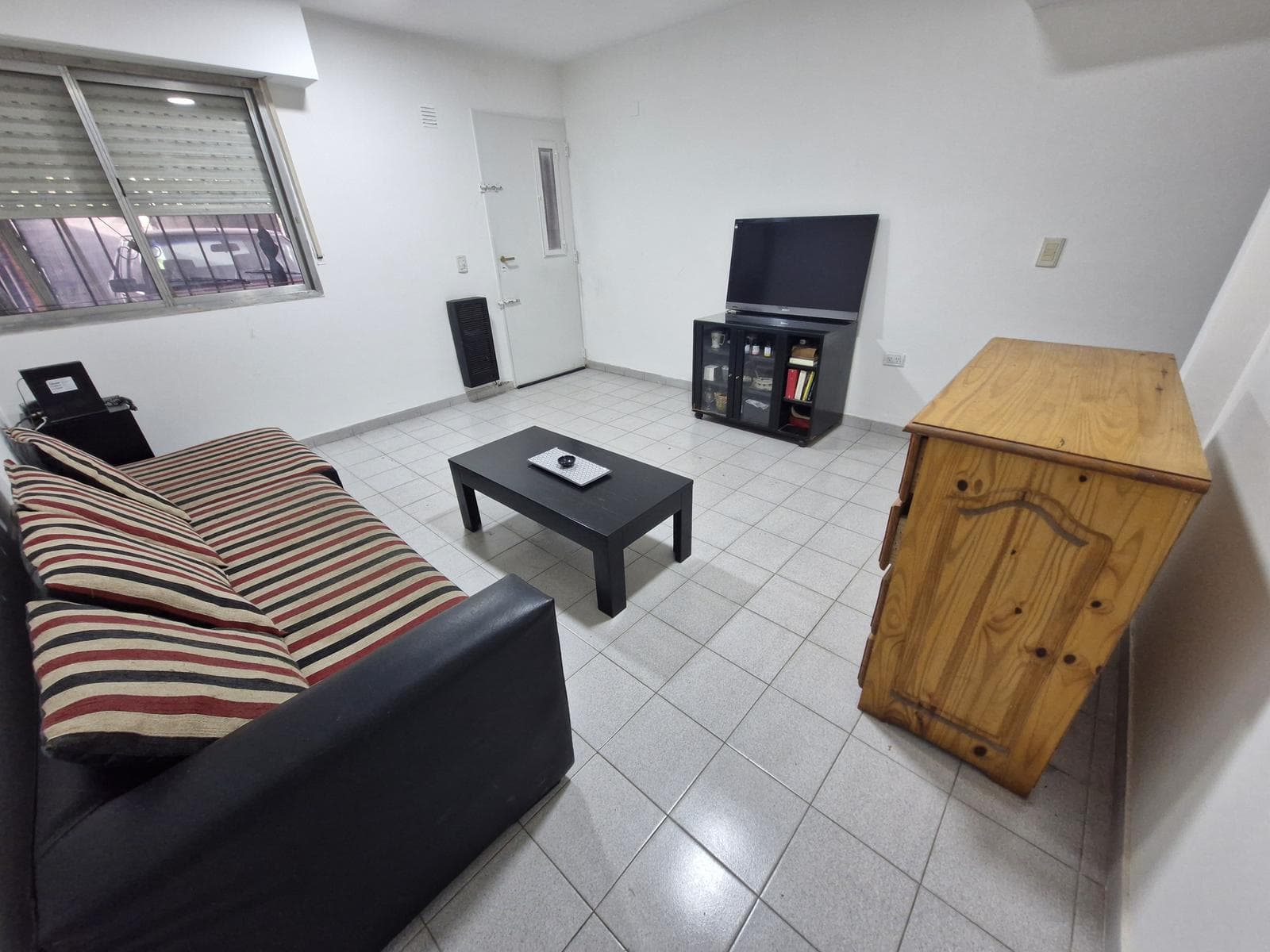 3-ROOM HOUSE FOR SALE IN VILLA LUZURIAGA WITH A YARD