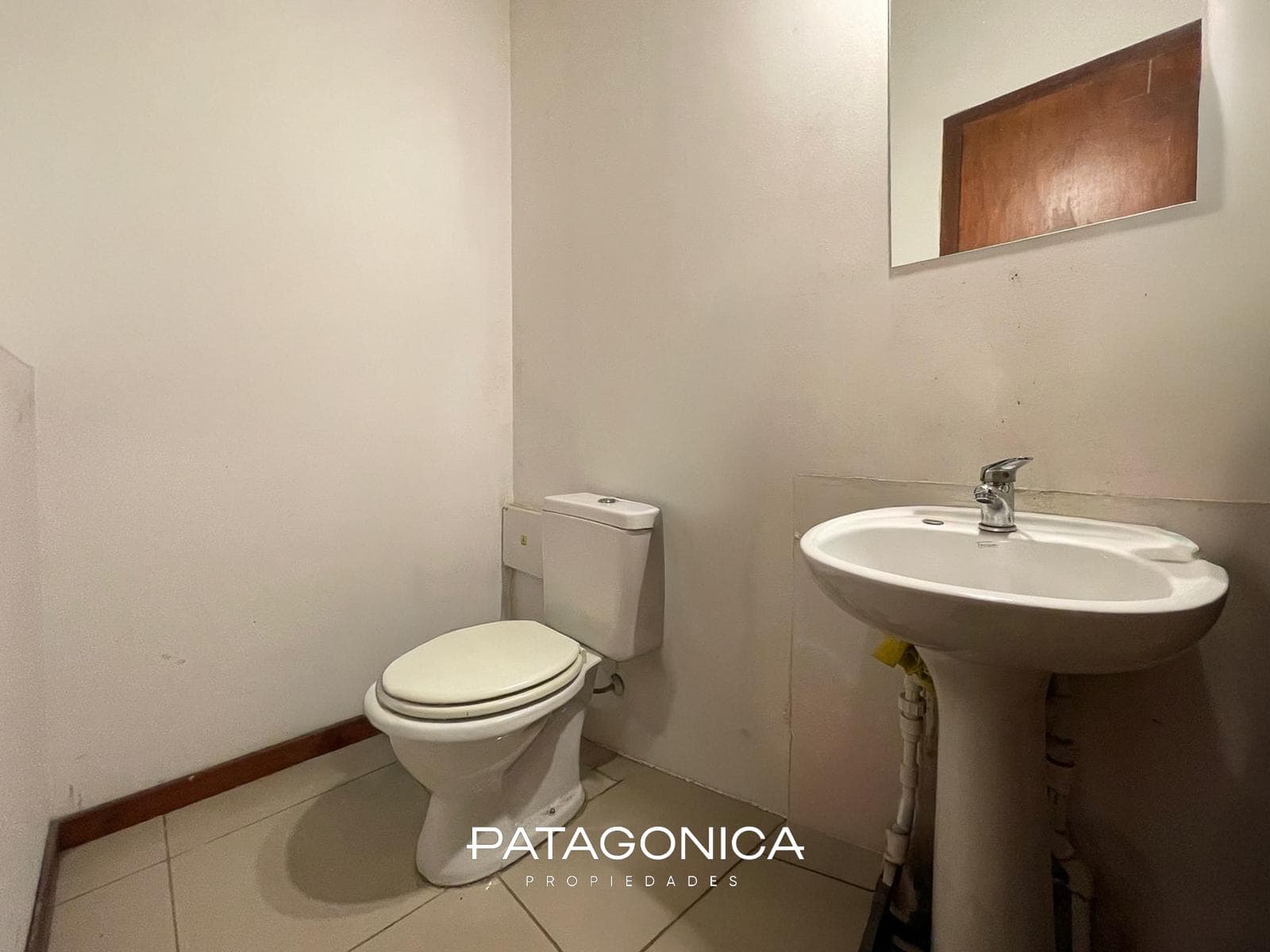 PHARMACY BUSINESS FOR SALE IN VILLA LA ANGOSTURA