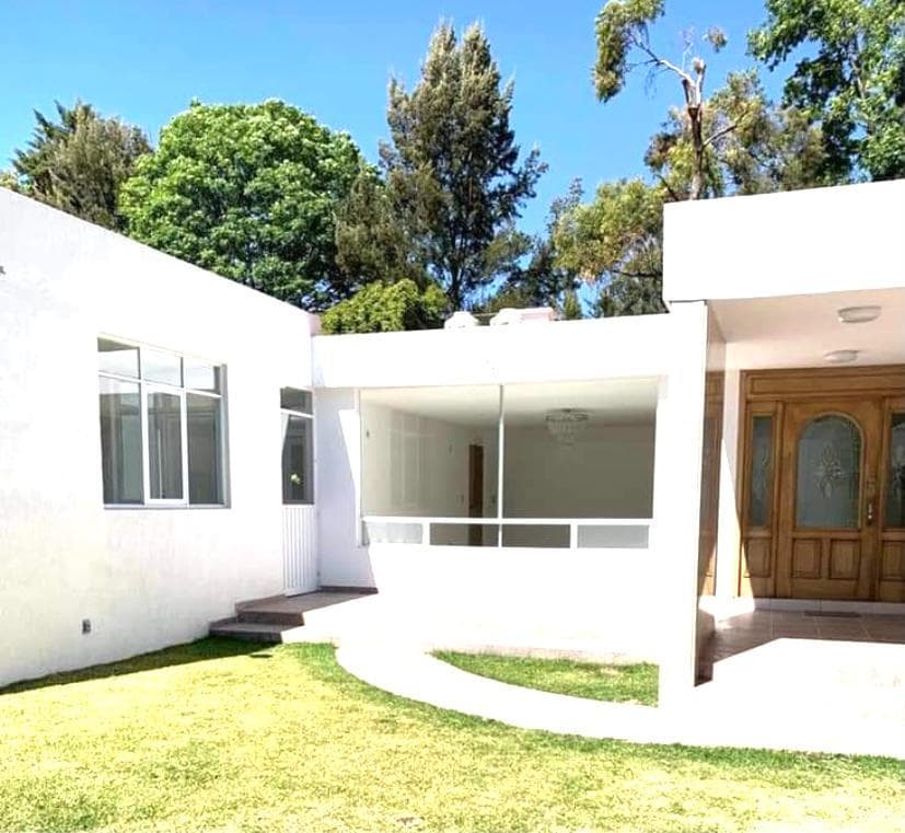 ONE-STORY HOUSE FOR SALE AT LAS FUENTES GOLF CLUB
