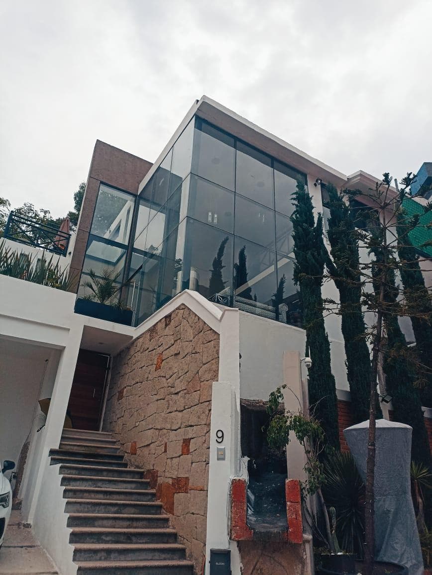 HOUSE FOR SALE IN PASEOS DEL BOSQUE, STATE OF MEXICO