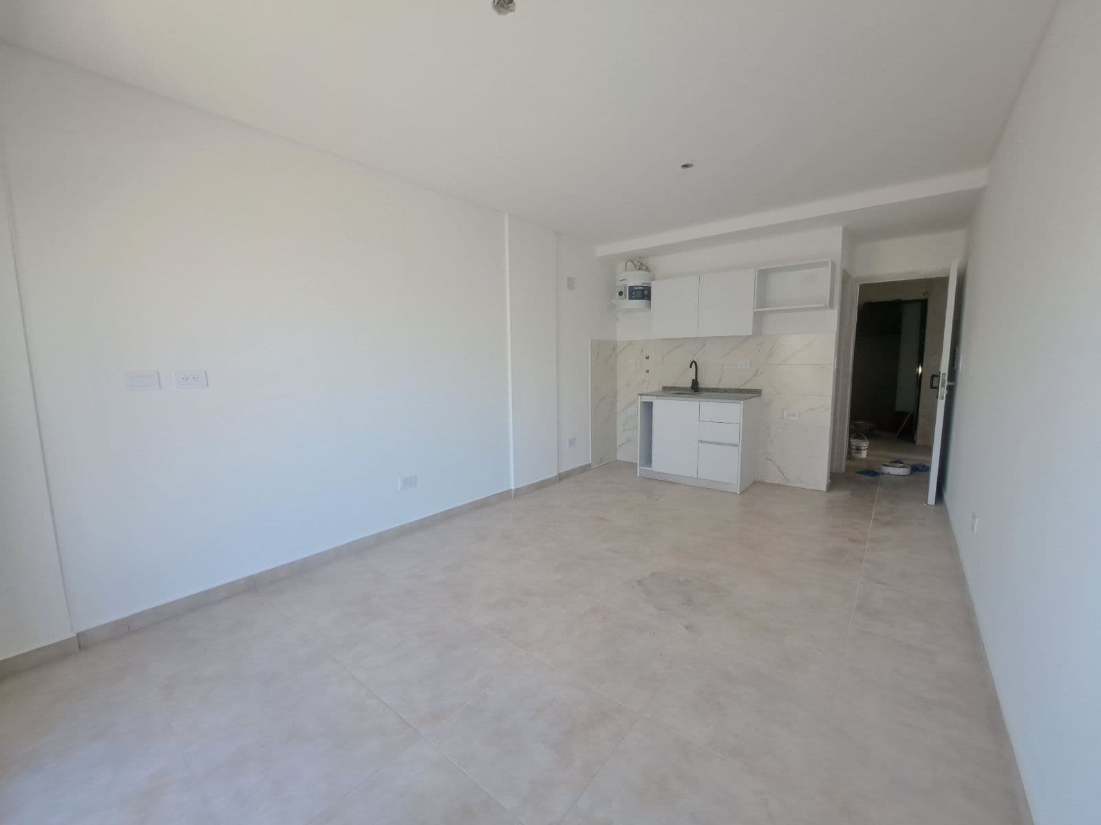 FOR SALE/FINANCING - Brand-new studio apartment with a front-facing balcony - Luis Agote, Rosario.