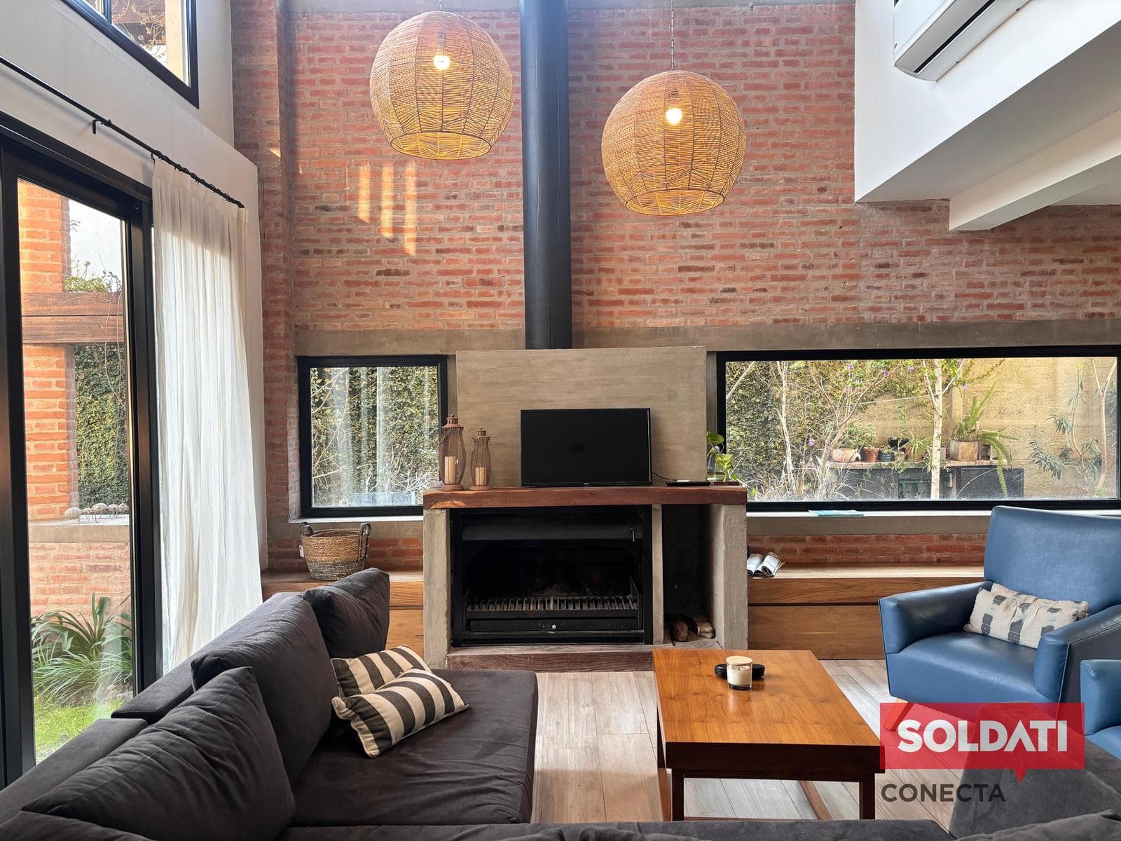 Summer Rental Home in Bella Vista - Mid-January