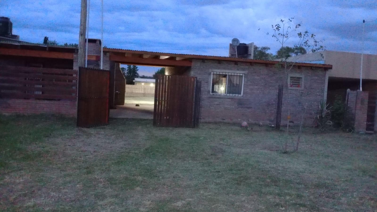 FOR SALE - House in Andino - 1 bedroom, with garage, pool, and barbecue area