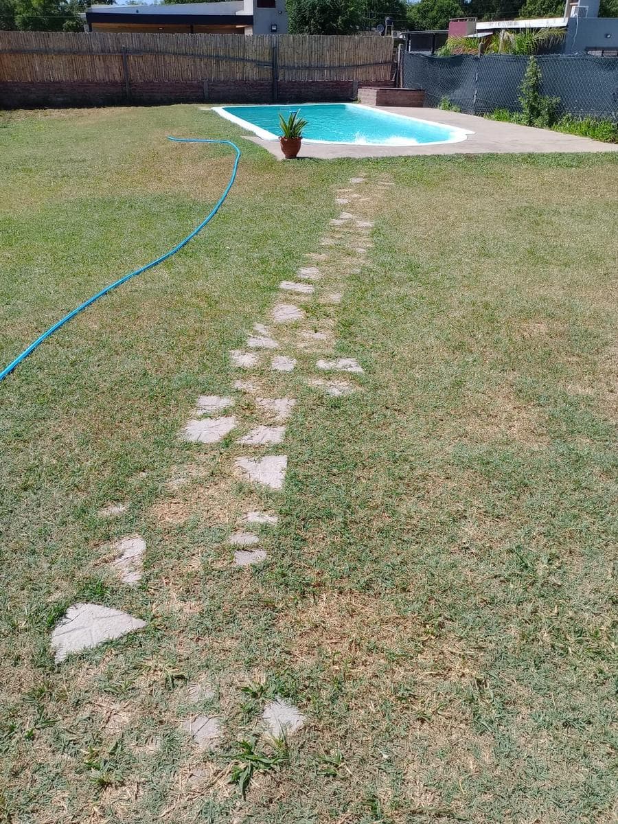FOR SALE - House in Andino - 1 bedroom, with garage, pool, and barbecue area